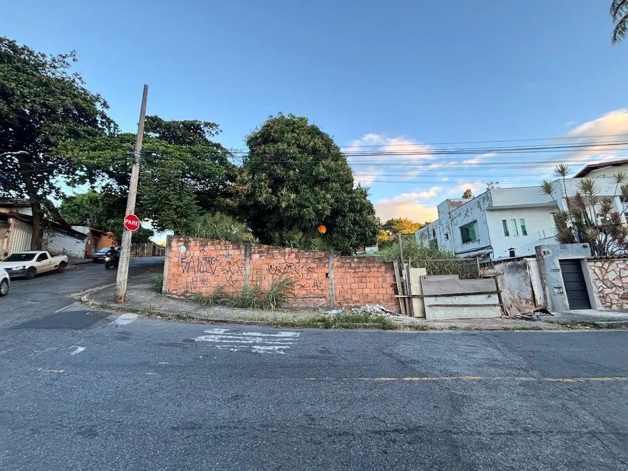 LOTE DE ESQUINA, COM 471M² - Foto 2