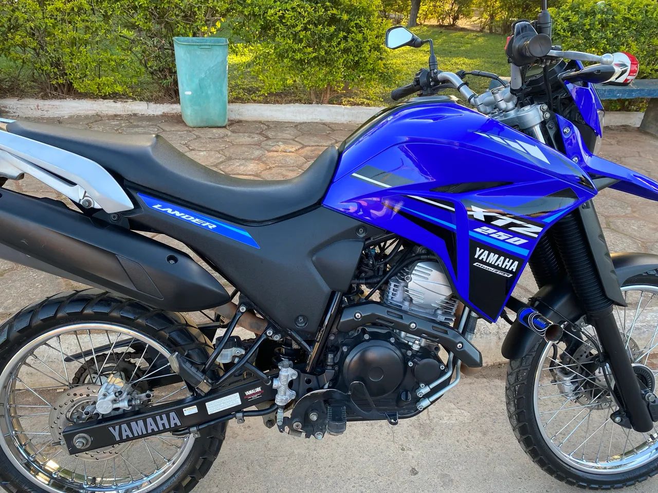 XTZ Lander 250