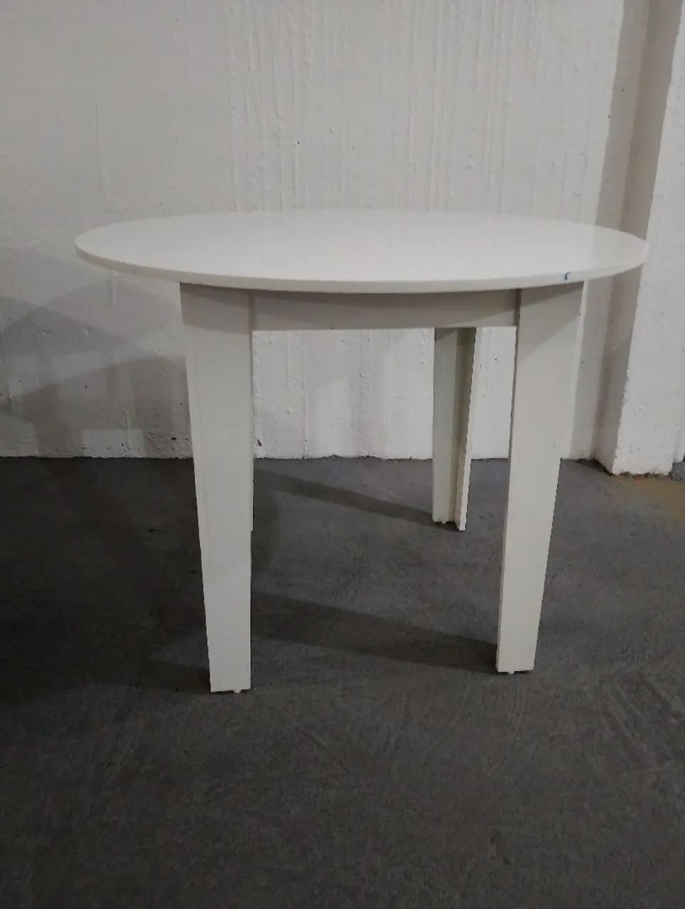 Mesa com tampo redondo, em MDF - Foto 4