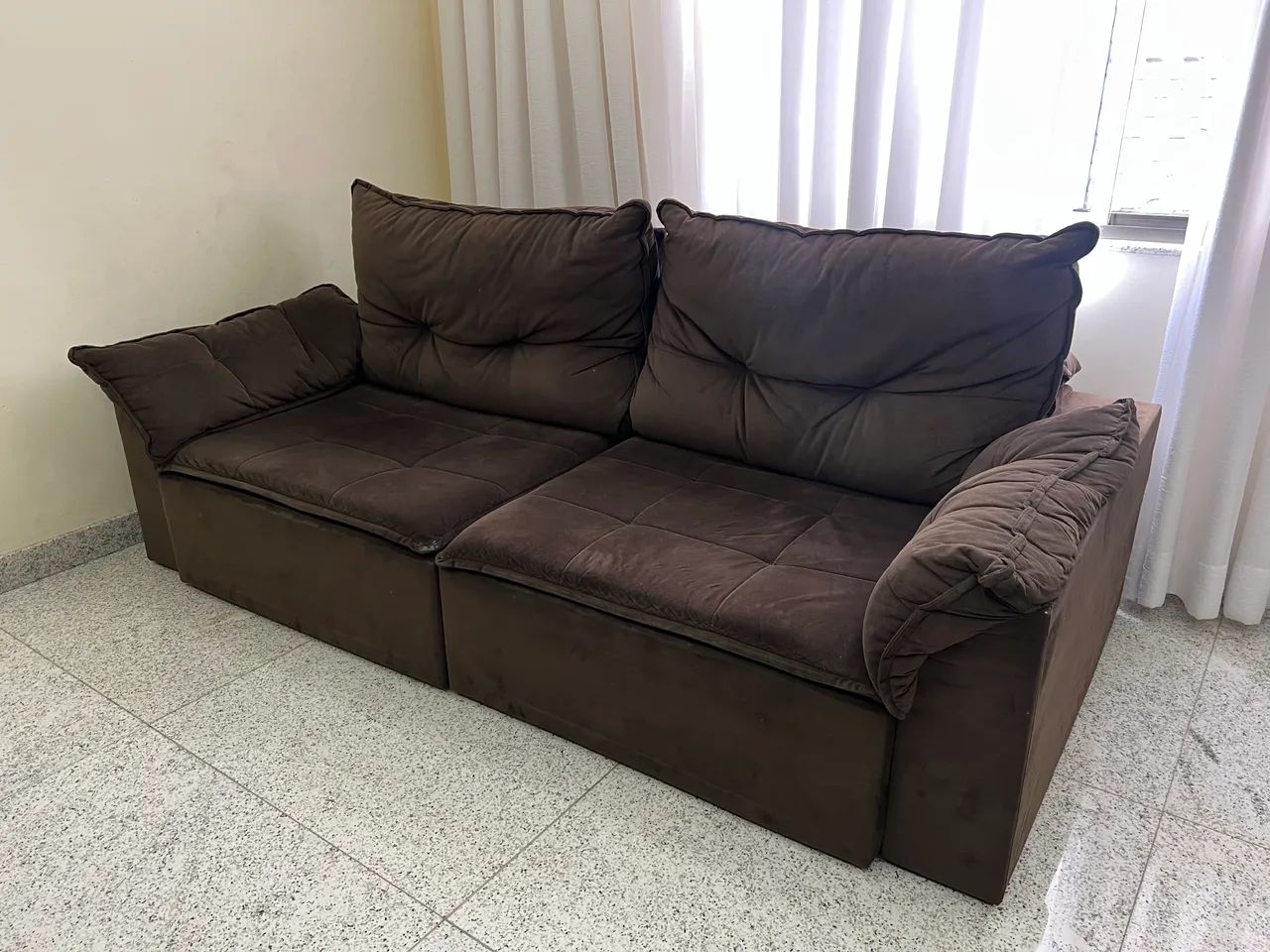 Sofá retrátil de 2,50 metros tecido suede  - Foto 2