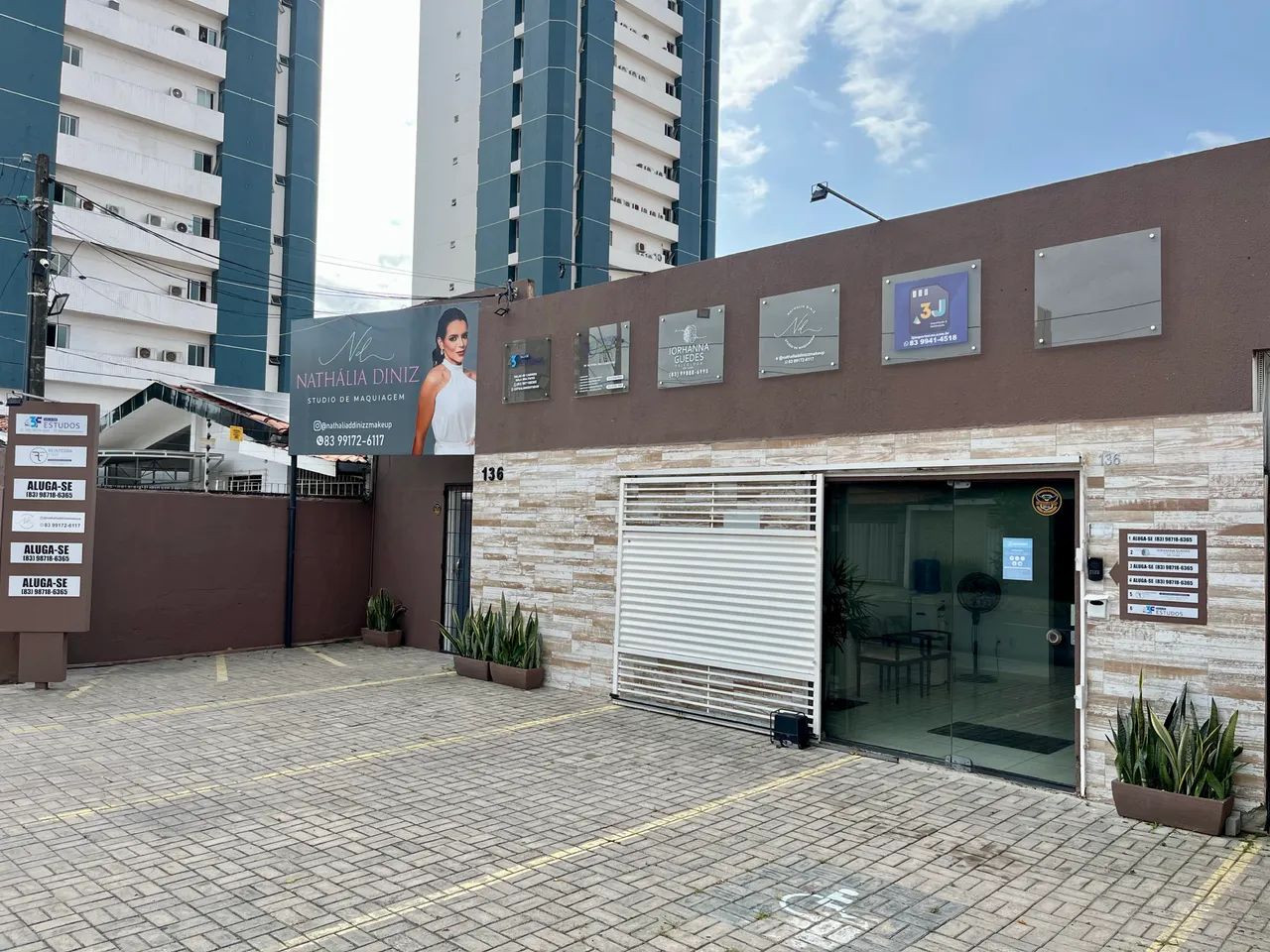 SALA COMERCIAL MOBILIADA - TAMBAÚZINHO | R$ 1.000/MÊS