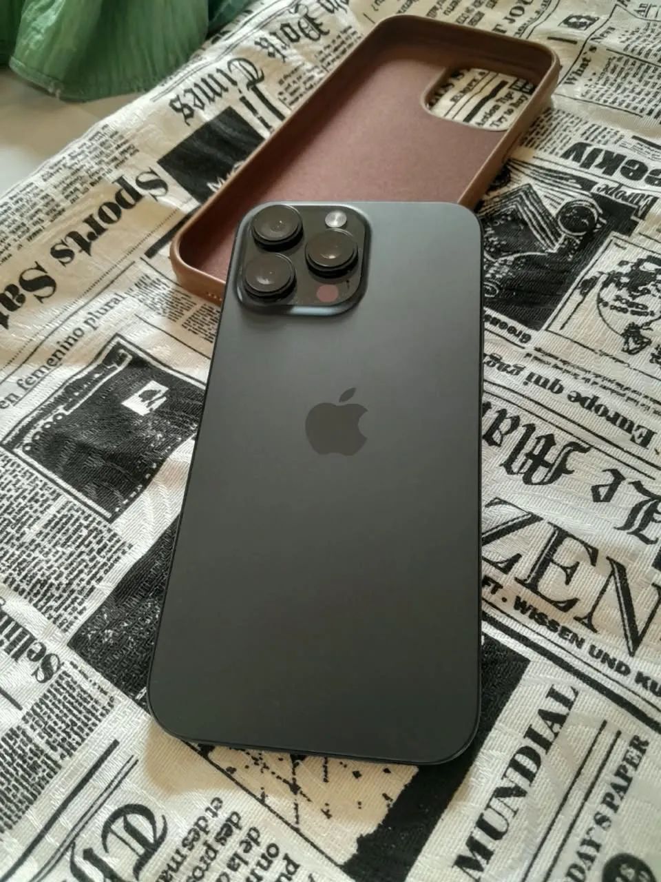 I Phone 16 pro max