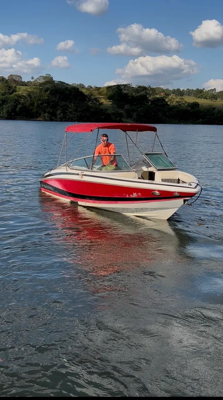 Lancha Regal 21 