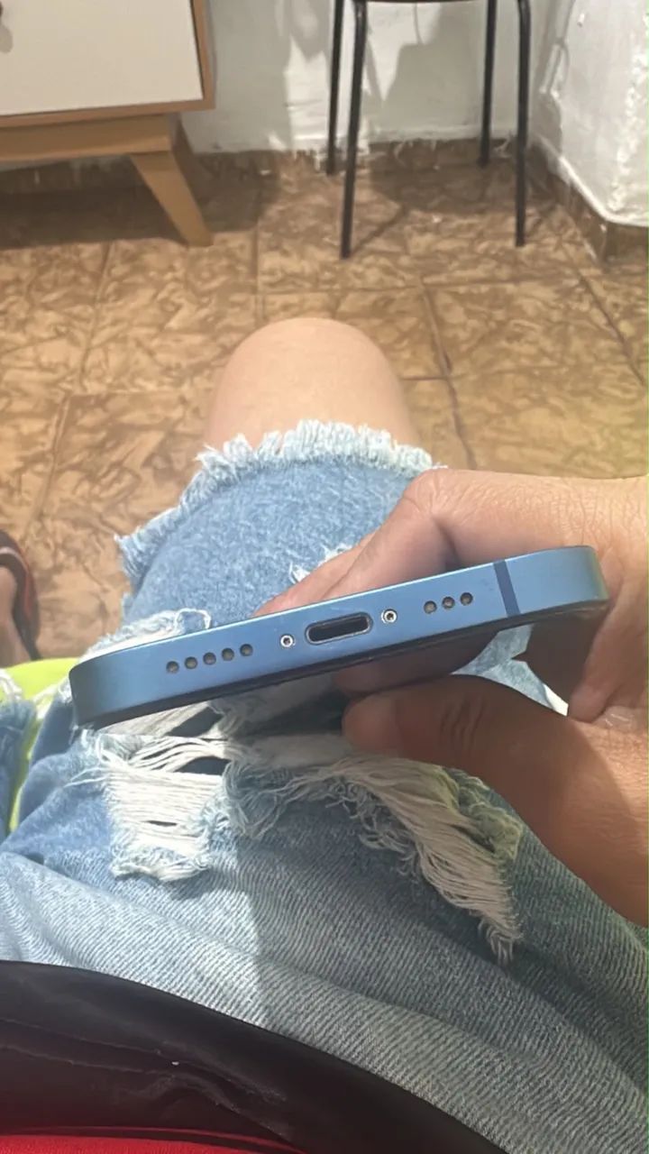 iPhone 13 azul - Foto 4