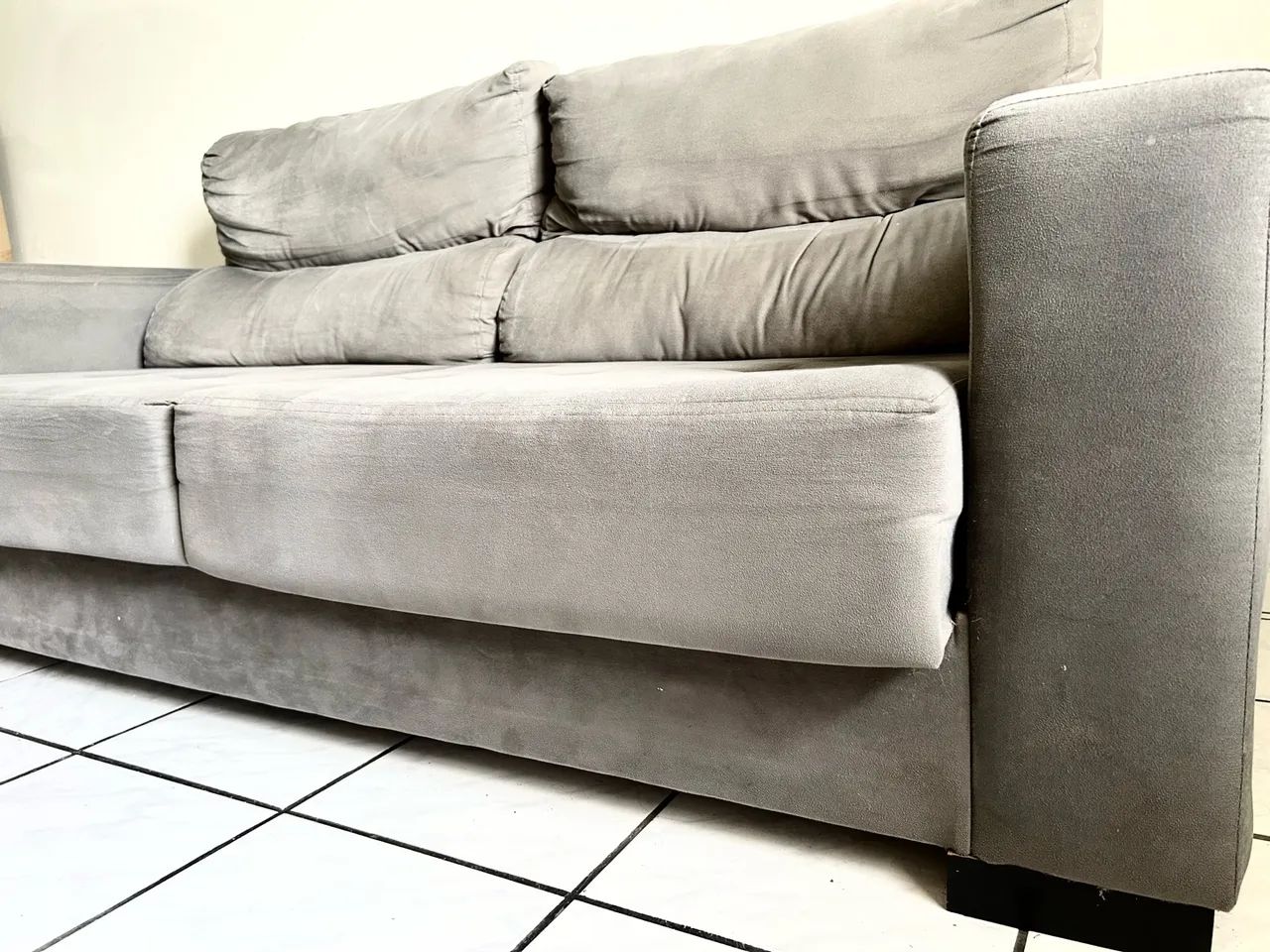 Sofá de 2 lugares em Suede - Foto 2