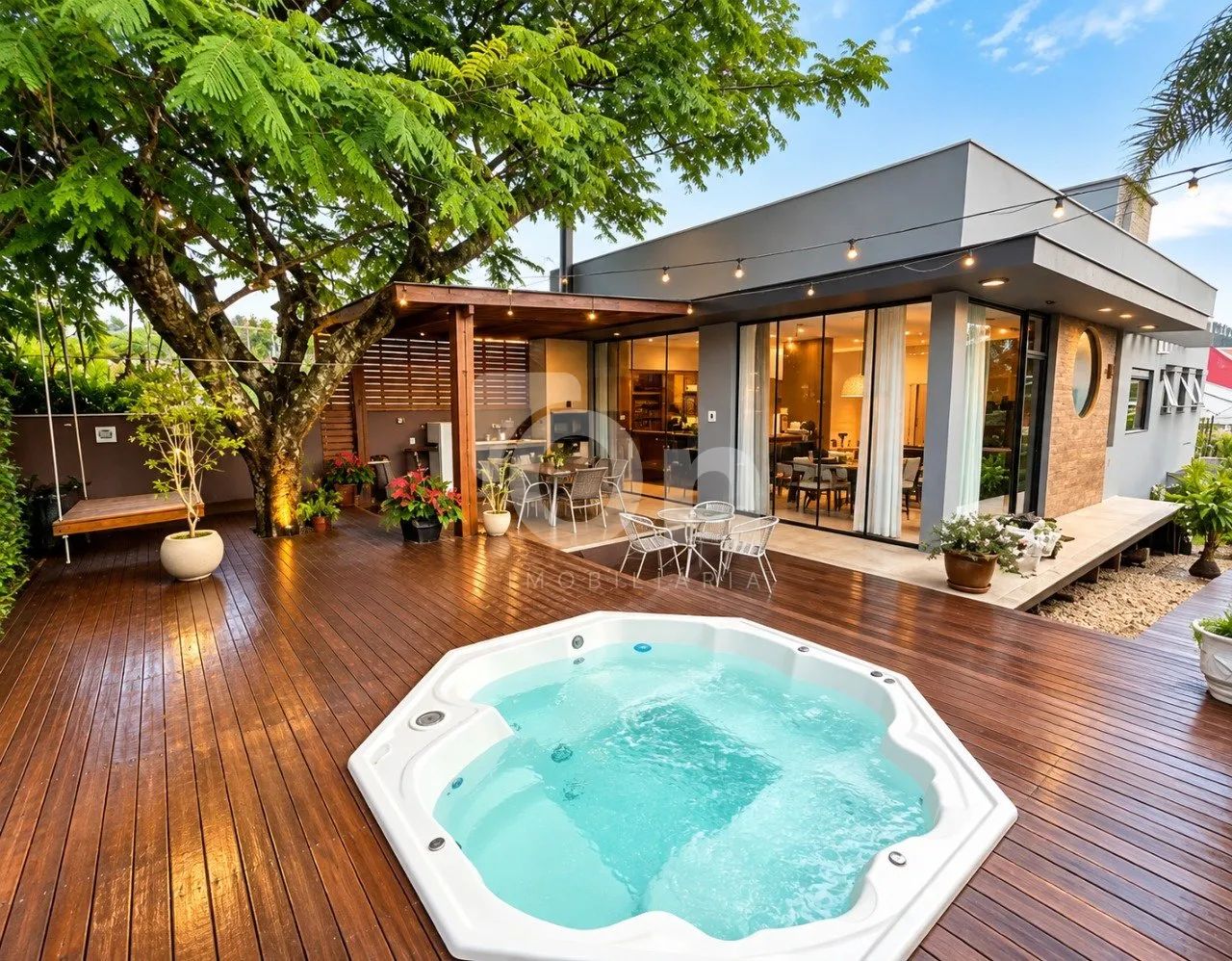 Casa de 4 dormitórios no Bom Abrigo