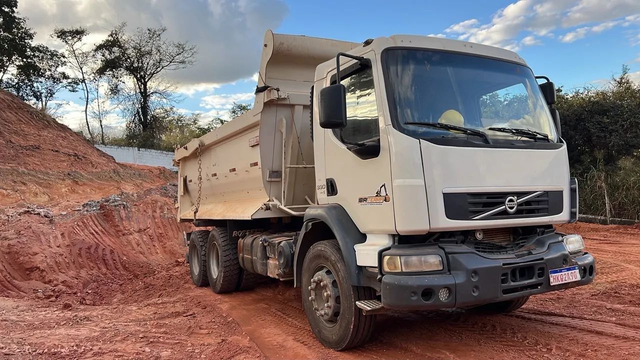 Volvo vm 330 2011 Bascula  - Foto 4