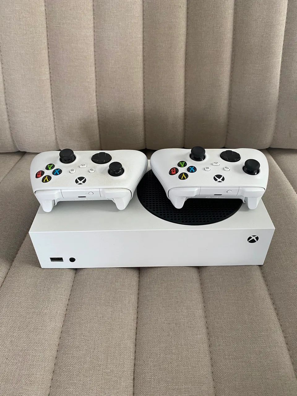 Xbox séries S 512 gb com red dead e vários jogos funcionando perfeitamente 