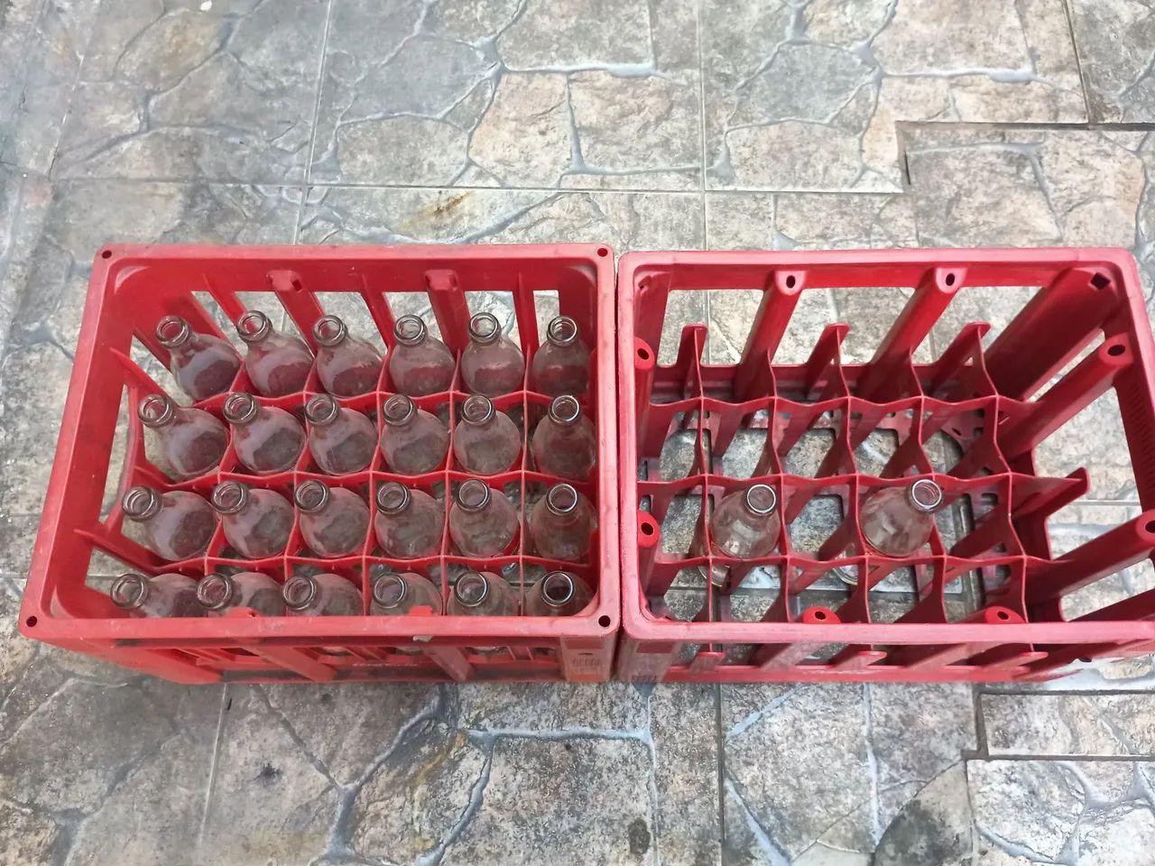 ENGRADADO DE COCA COLA 290ML VAZIOS COM 26 GARRAFAS - Foto 2