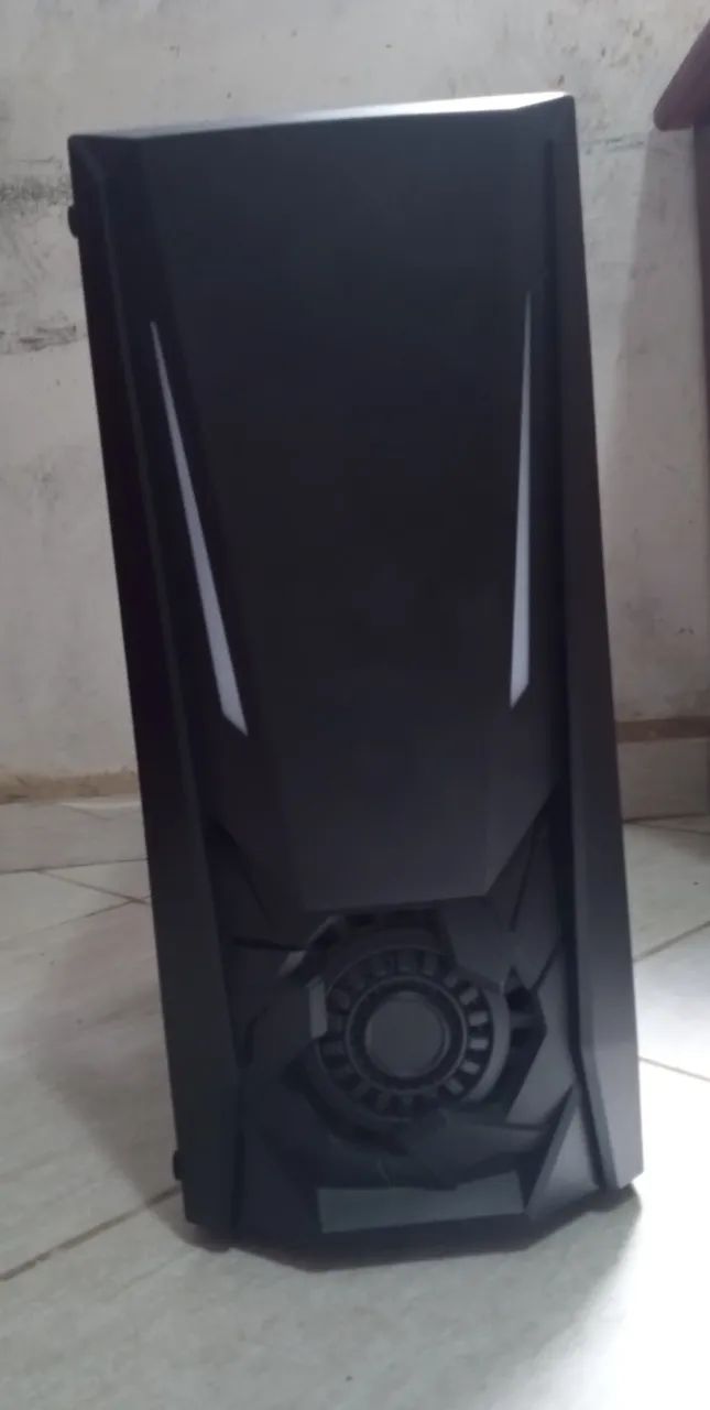 Gabinete Full Tower K-mex (Usado)