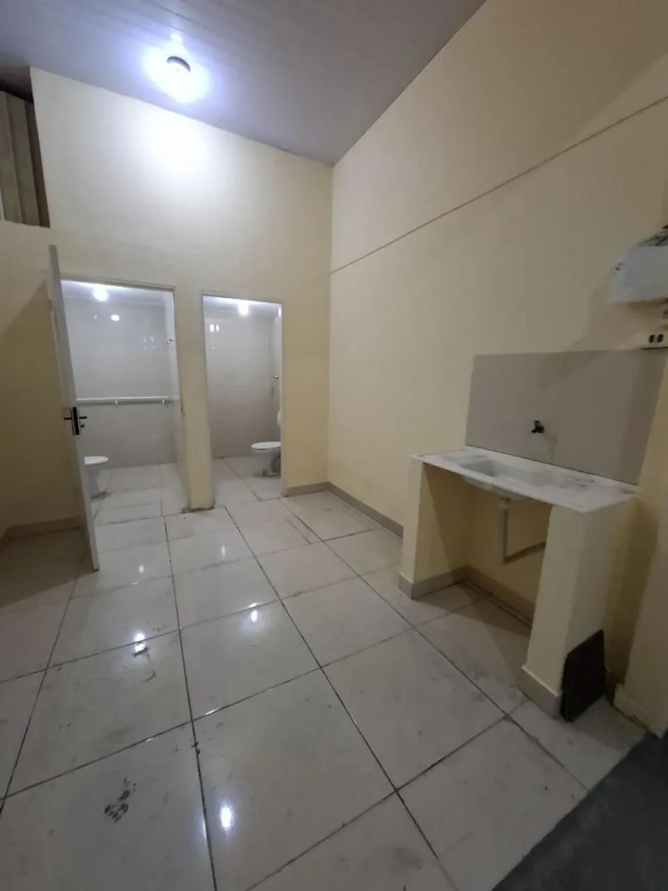 GALPÃO COMERCIAL DE 300 M² - AV. ARAXA - Foto 5