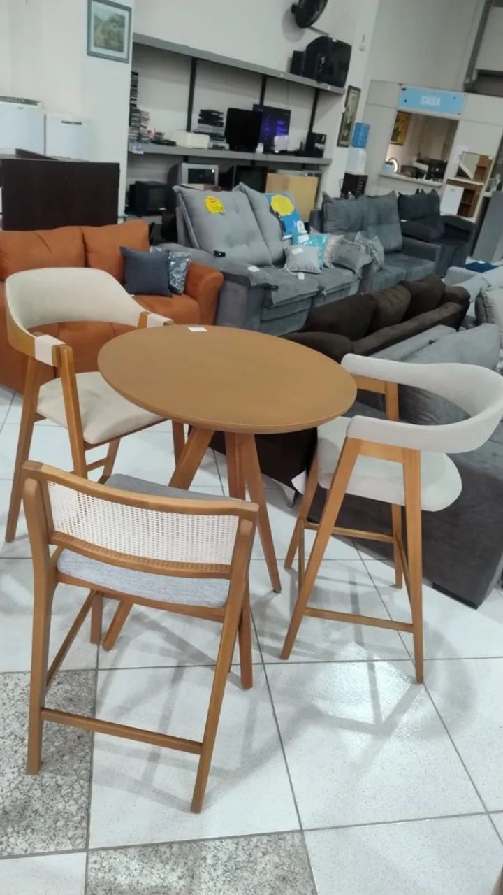 MESA BISTRÔ C/ 3 BANQUETAS NOVA
