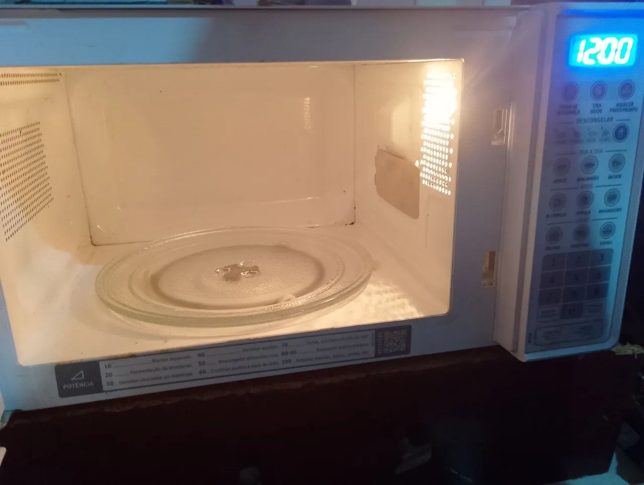 Microondas Eletrolux 21 litros branco  - Foto 2
