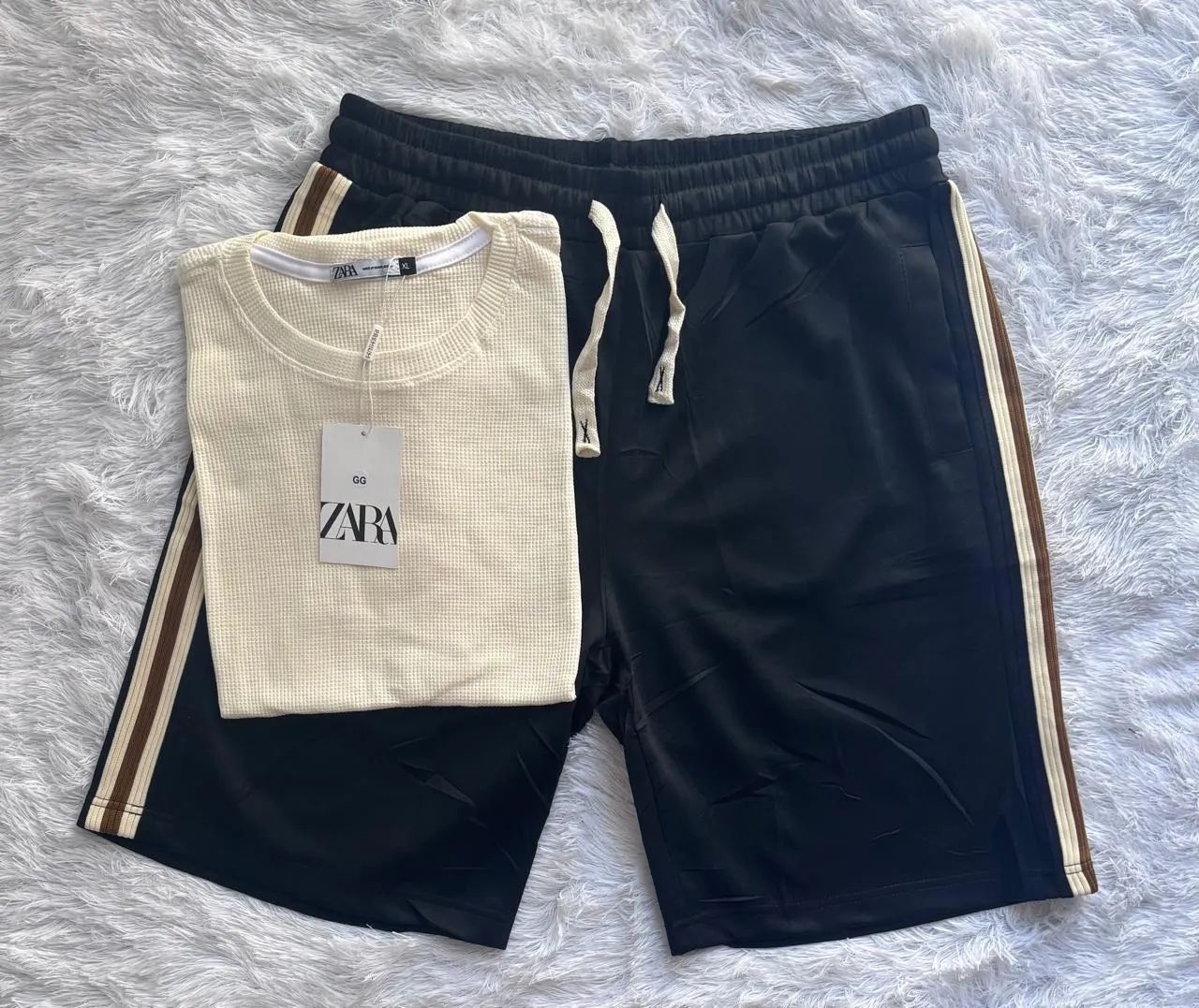 Kit Bermuda Moletim e Camisa Texturizada 