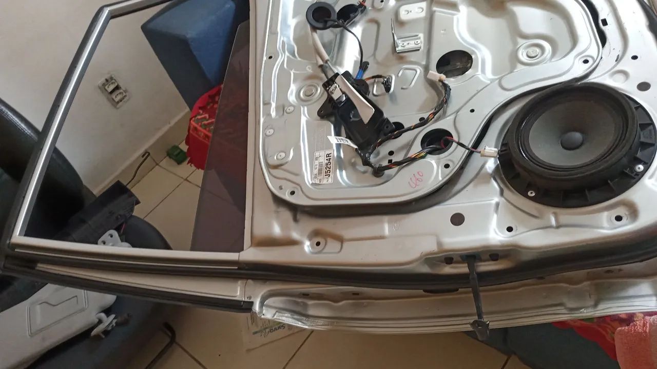 Par de portas tiradinhas com alguns riscos,filé todas duas direitas,passg e carona - Foto 6