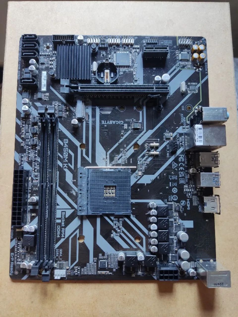 Placa Mae AM4 Gigabyte B450M-k ( Sucata )