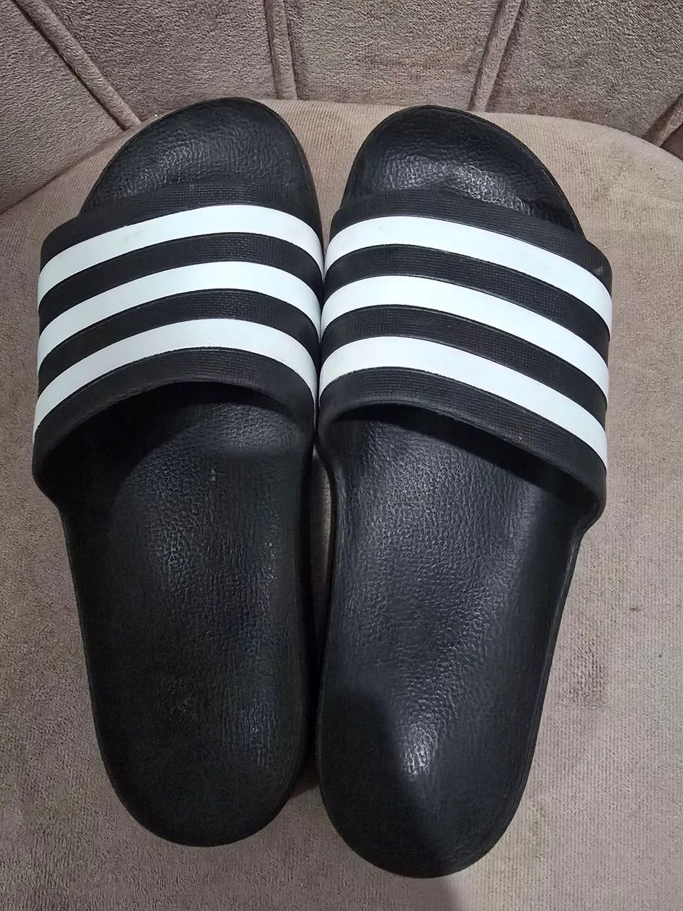 Chinelo Adidas 41/42 - Foto 3