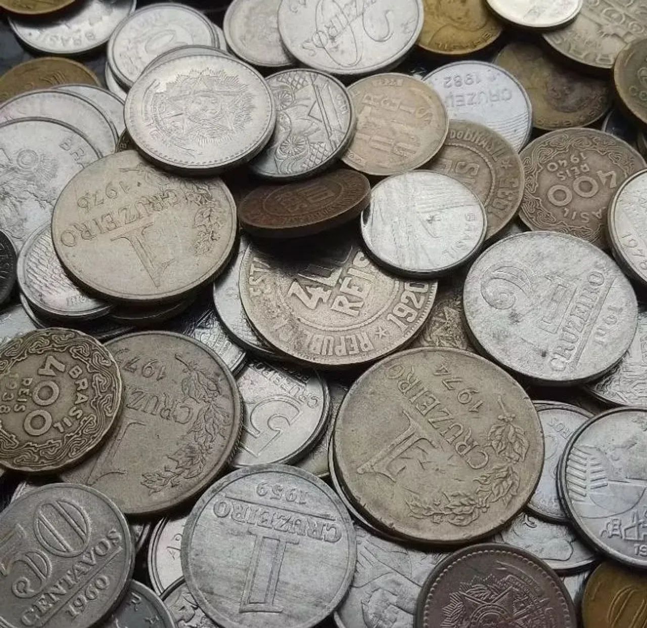 Lote com 20 moedas nacionais e estrangeiras.  - Foto 3