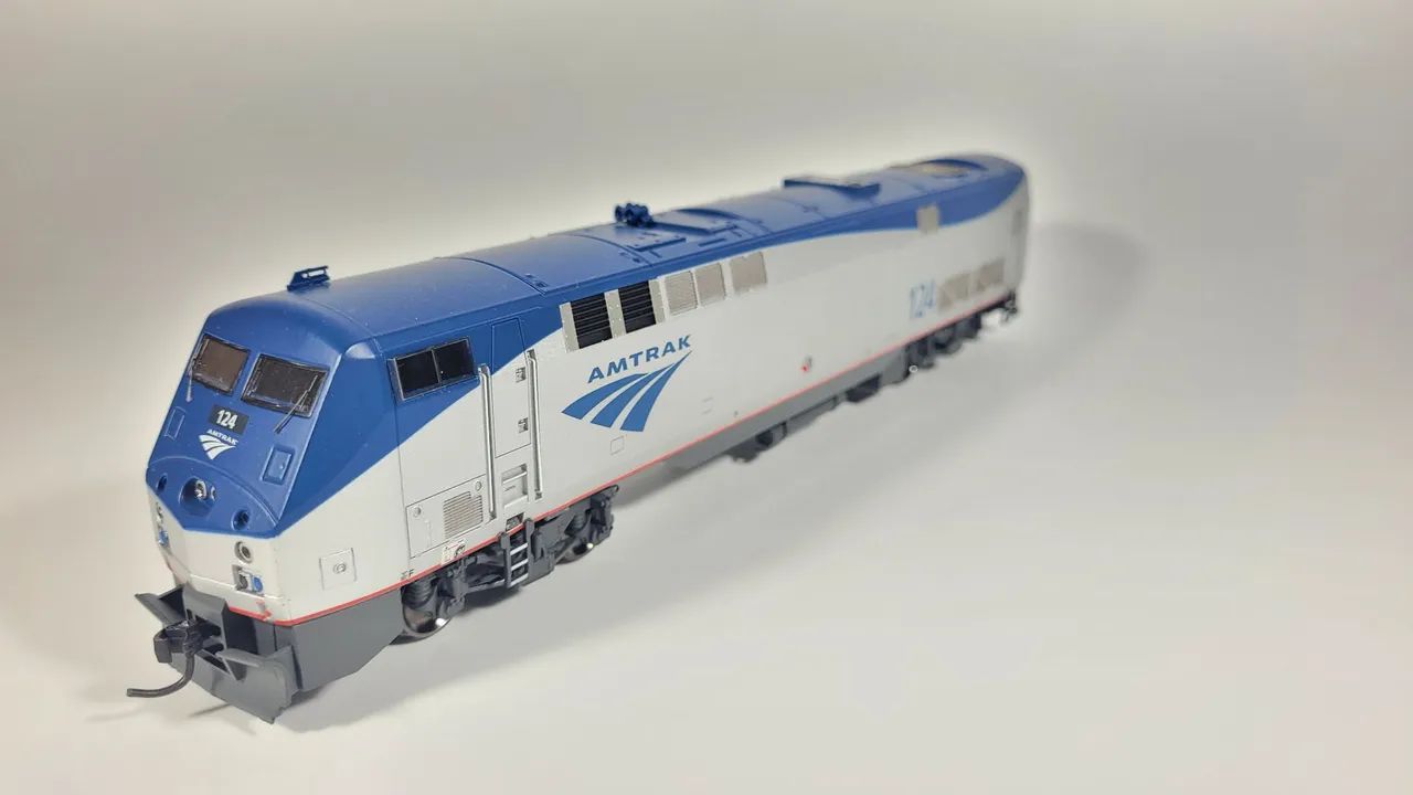 Locomotiva HO Athearn P42DC Amtrak #124
