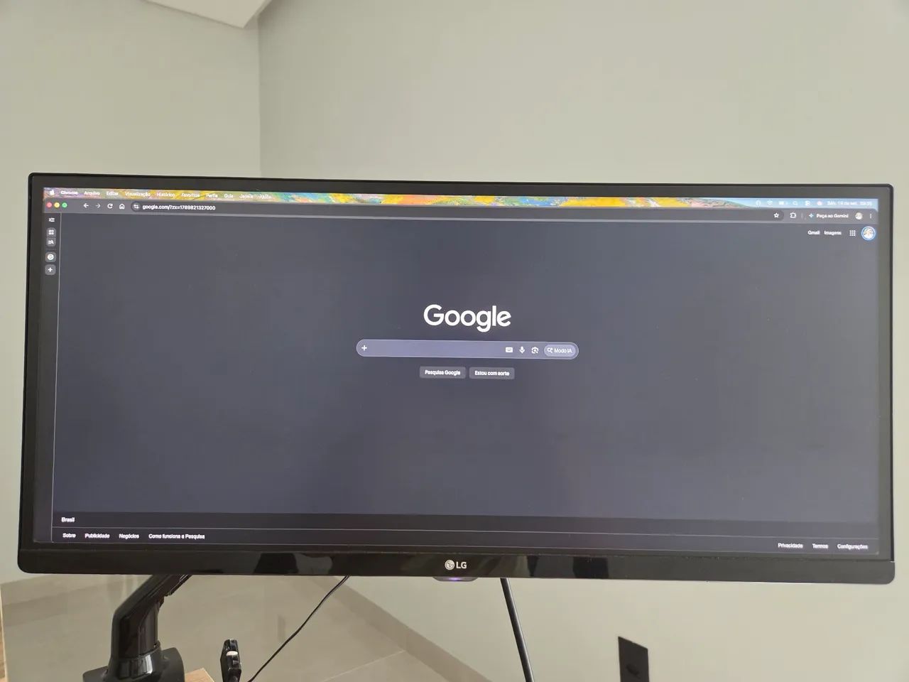 Monitor LG 25 Ultrawide com suporte VESA