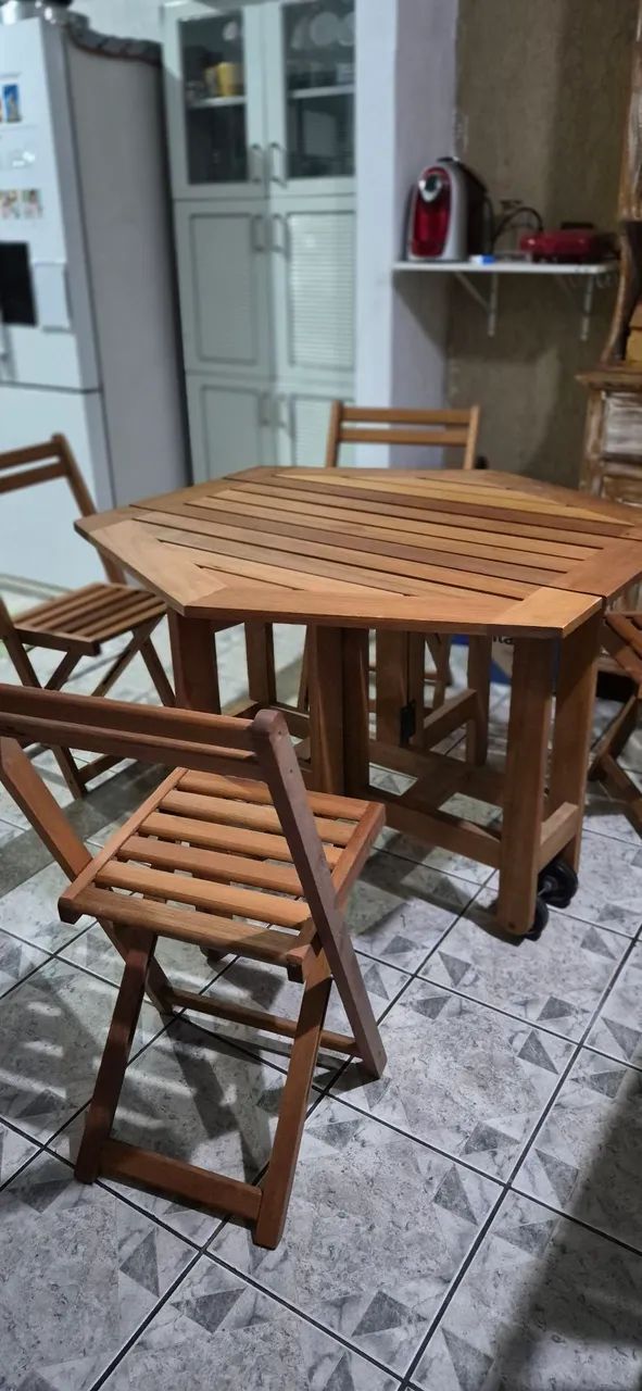 Mesa sextavada madeira maciça e 4 cadeiras - Foto 3