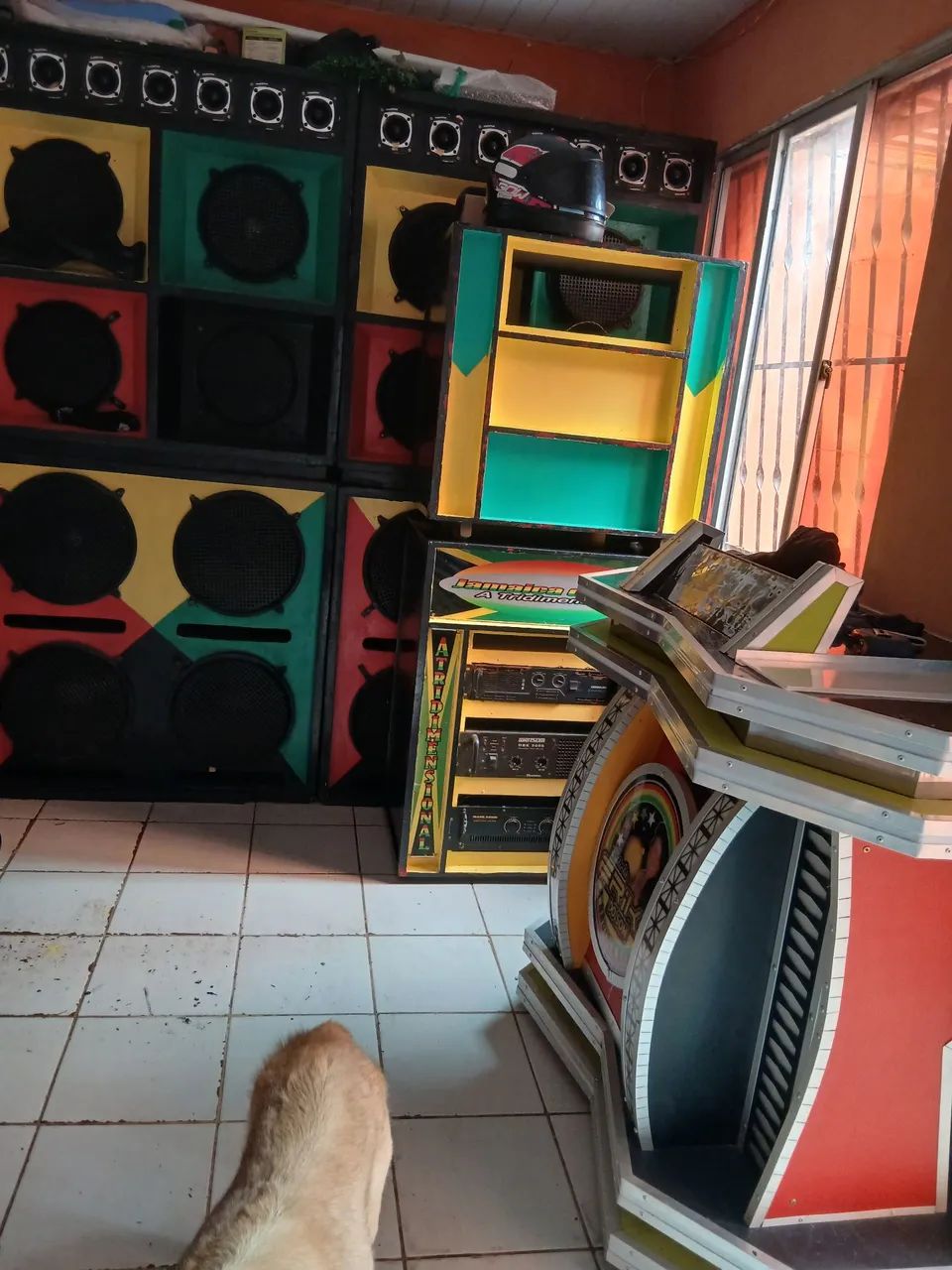 VENDO UMA RADIOLA COMPLETA 1