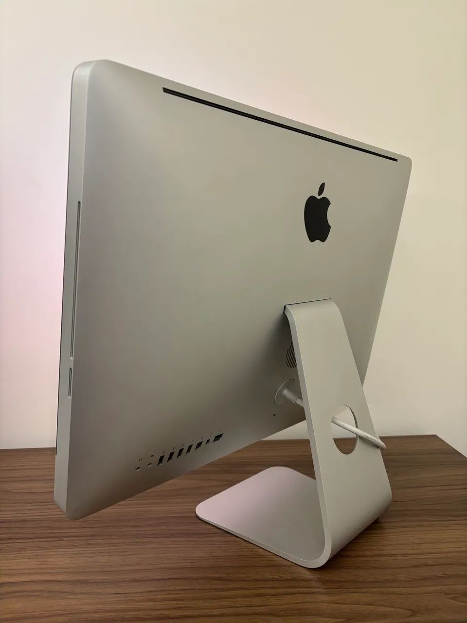 iMac 21,5 polegadas | i5 2,5Ghz | 8gb de ram | 120 gb de SSD | 1Tb