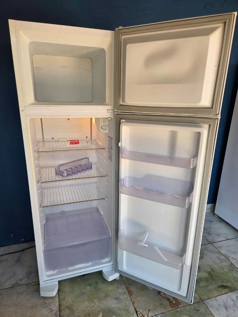 Vendo geladeira Electrolux  - Foto 2