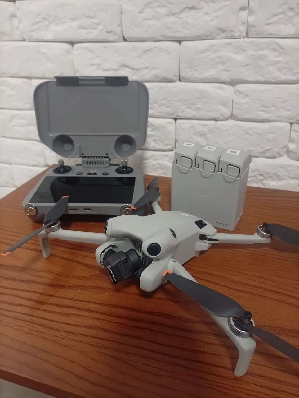 Drone DJI Mini 4 PRO Fly More Combo Plus - Foto 3