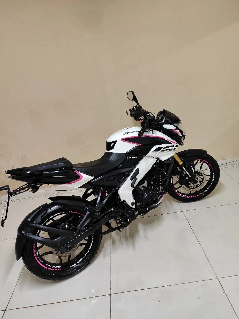 BAJAJ Dominar 160 - Foto 2