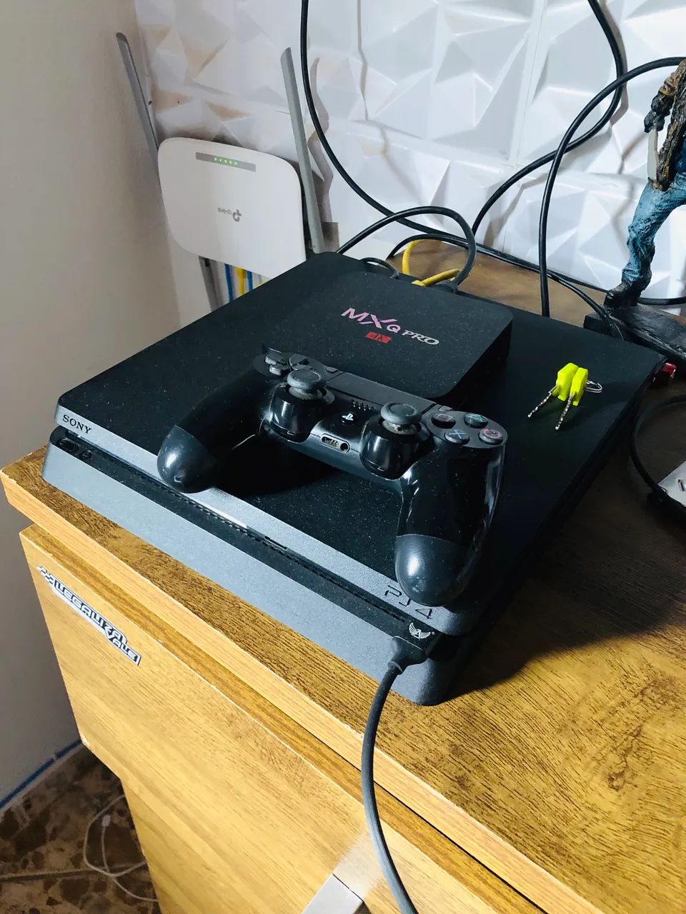 Ps4 slim com HD de 1 terá - Foto 2