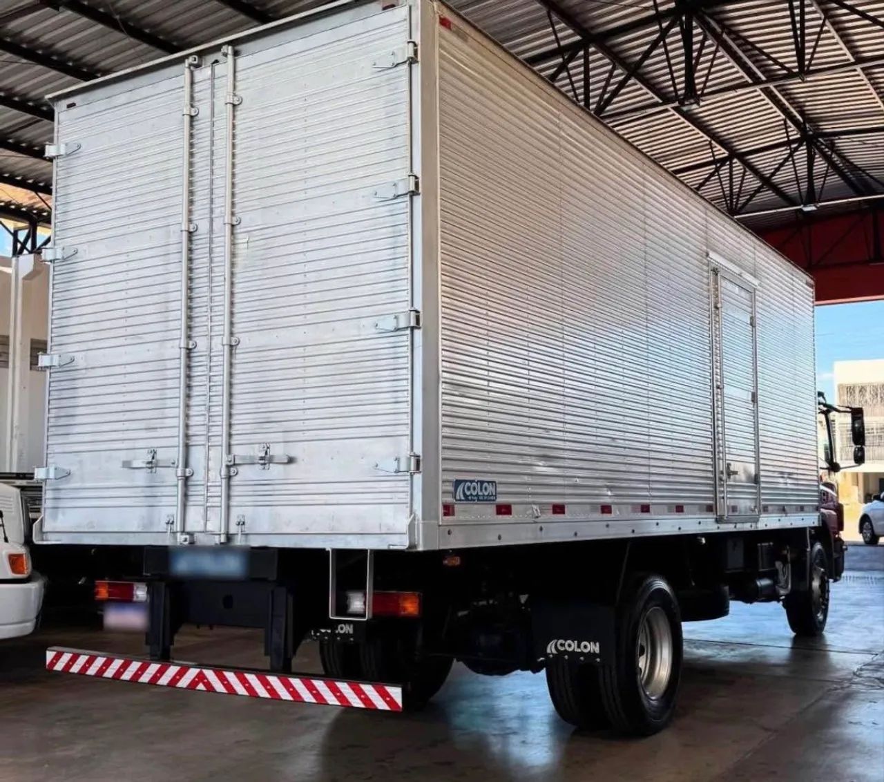 Mercedes 710 - Foto 4