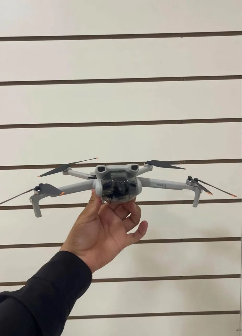 Drone DJI Mini 3 Standard (Com tela) com 3 bateria - DJI047 - Foto 4