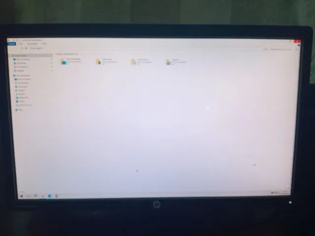 Monitor de 22 Polegadas COM DETALHES NA TELA, 180,00