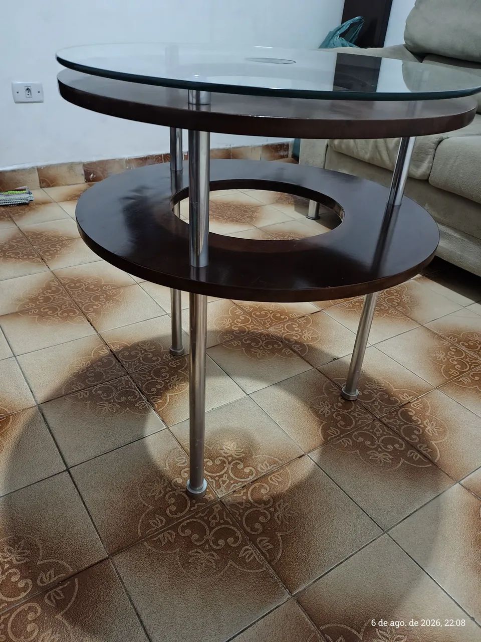 Mesa de centro tampo de vidro e pés de metal  - Foto 4