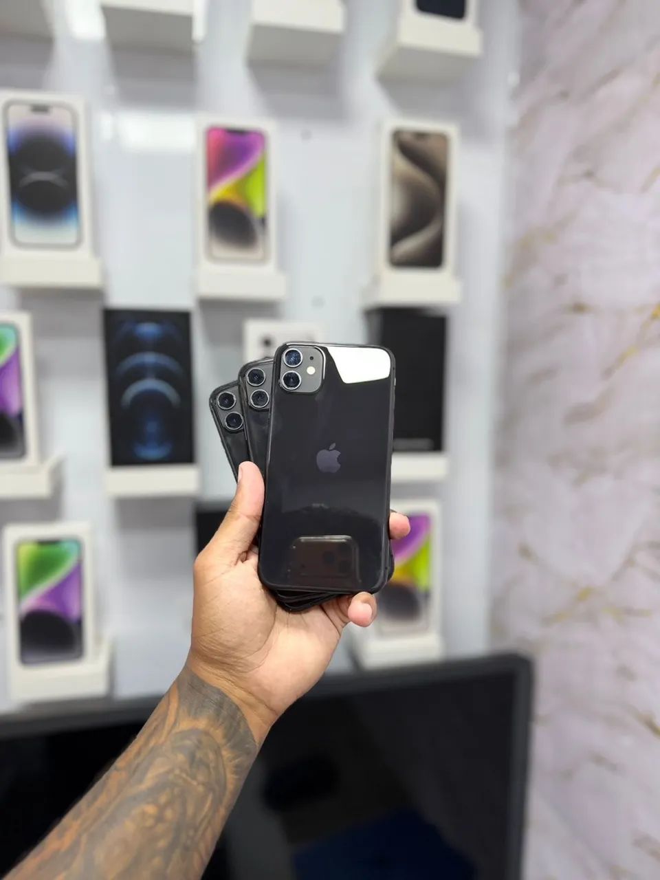 IPHONE 11  - 64GB PRETO ?1000 - Foto 3