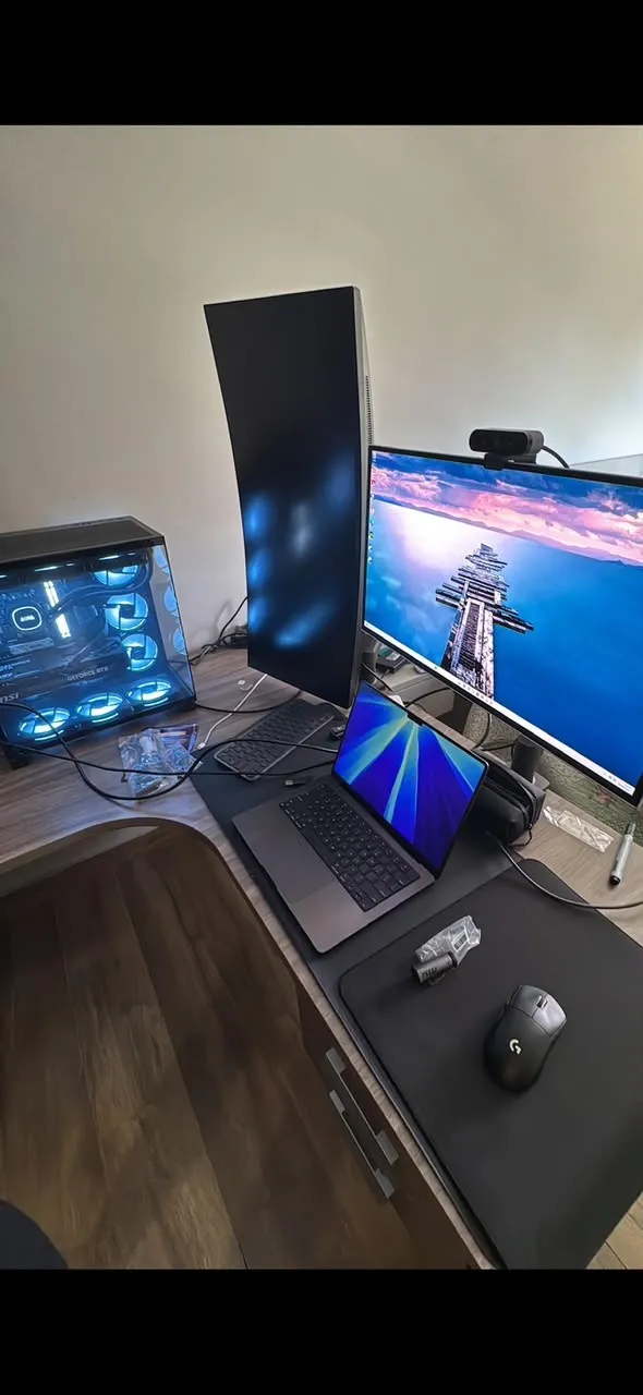 iMac 2020 5k 27 Core i7-10700K | 64GB Ram | 512GB SSD | Radeon