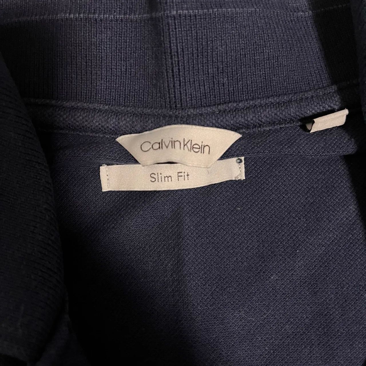 Polo calvin klein azul marinho, Tamanho M - Foto 3