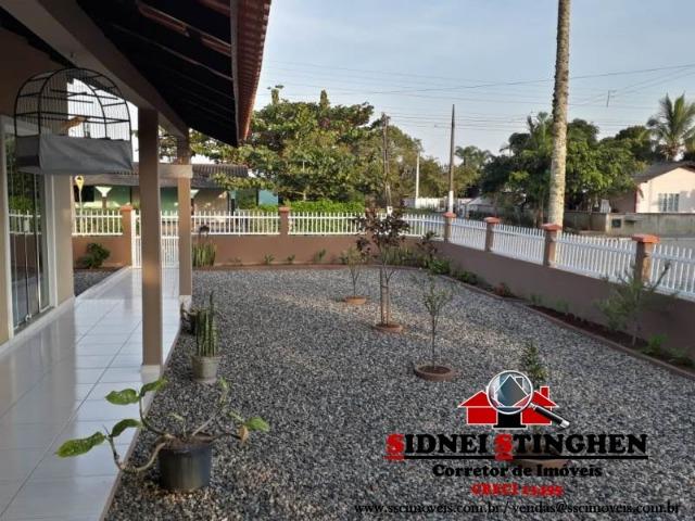 Linda casa na Praia, com laje e distante a poucos metros da água - Foto 19