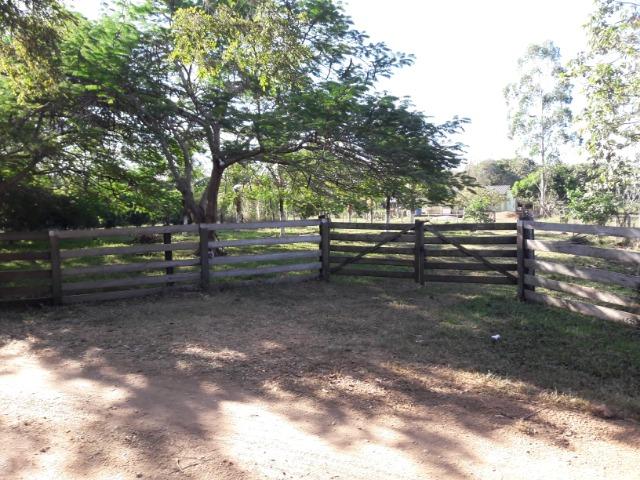 Vende-se uma chácara na beira do rio Cuiabá