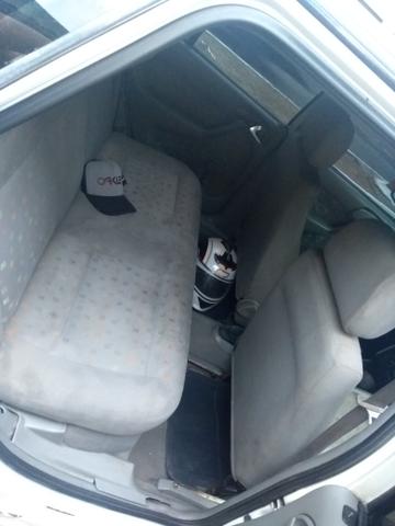 Vendo ou troco por algo do meu interesse gol 16 v completo 5 mil obs#4 mil de doc - Foto 9