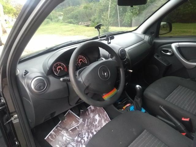 Vendo Sandero 2014 completo. Troco por moto *. Financio - Foto 5