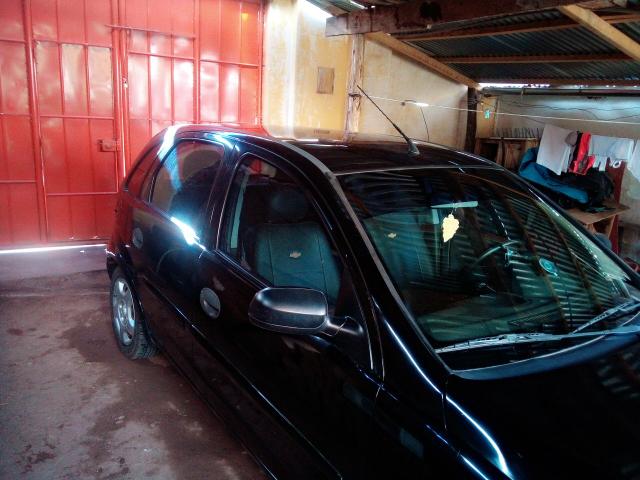 Corsa Hatch 4 portas 1.4 flex negro - Foto 9