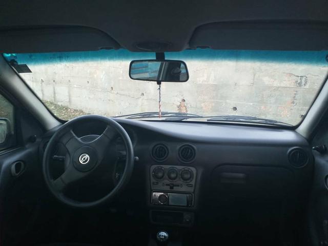 Celta 2006 flex, vendo celta com ar condicionado, trava, e alarme - Foto 4