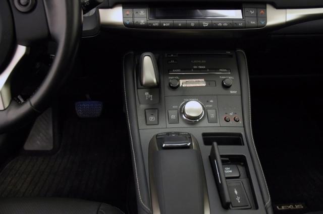 LEXUS CT200H 1.8 LUXURY 16V HIBRIDO 4P AUTOMATICO. - Foto 4