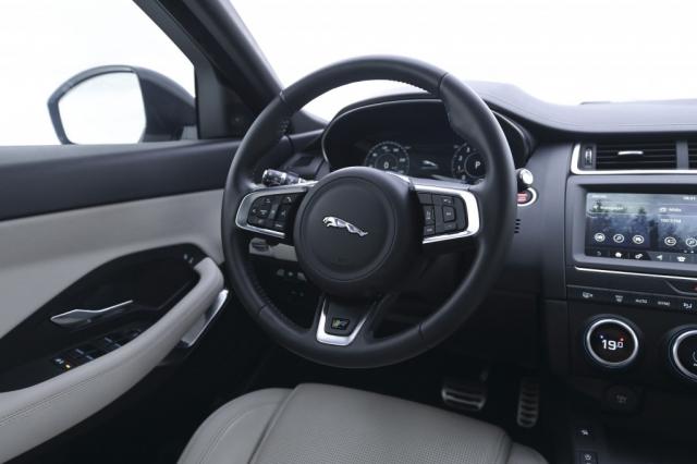JAGUAR E-PACE P250 R-DYNAMIC S 2.0 16V AWD AUT./2018 - Foto 2