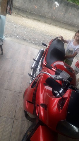 MOTO SUSUKI GSX 750F