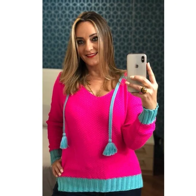 Blusa tricot pink com capuz Nova