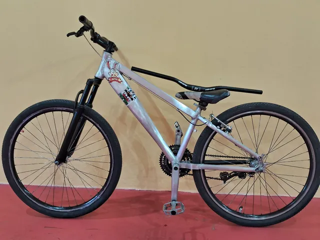 Bicicleta Aro 26 Venzo FX3 21V Shimano Vmax Spinner Branco