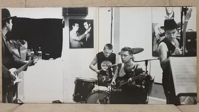 Conjunto LPs Discos U2 (War, The Unforgettable Fire e Rattle And Hum) - Foto 5